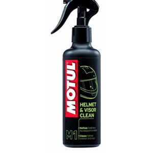 Motul M1 Helmet & Visor Clean